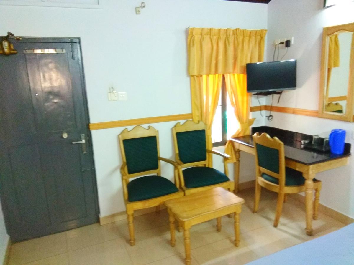 Hotel Maple Regency Kochi Exterior foto